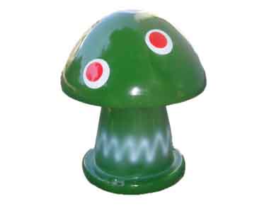 翠绿色蘑菇草地音箱